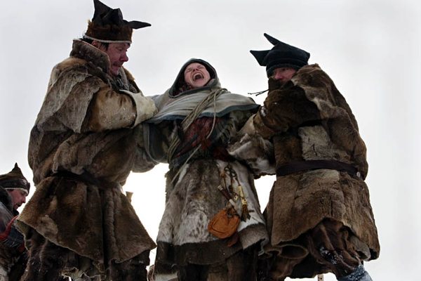 Kautokeino-opprøret er en spillefilm om foranledningen til opprøret som over 50 samer stod bak i 1852. Se filmstudieark på www.filmweb.no/skolekino.